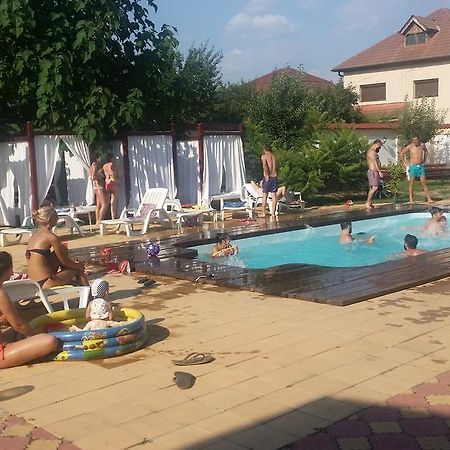 Hotel Casa Alba Râmnicu Vâlcea Exterior foto