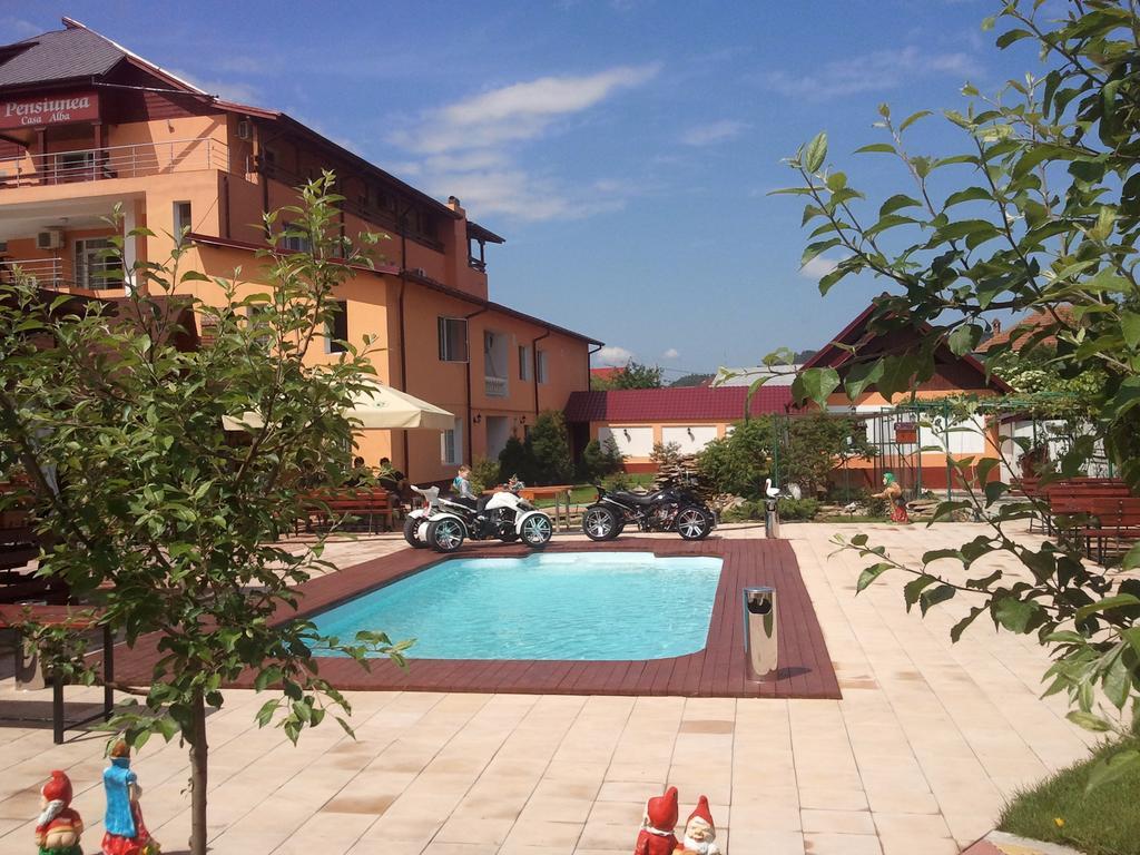 Hotel Casa Alba Râmnicu Vâlcea Exterior foto