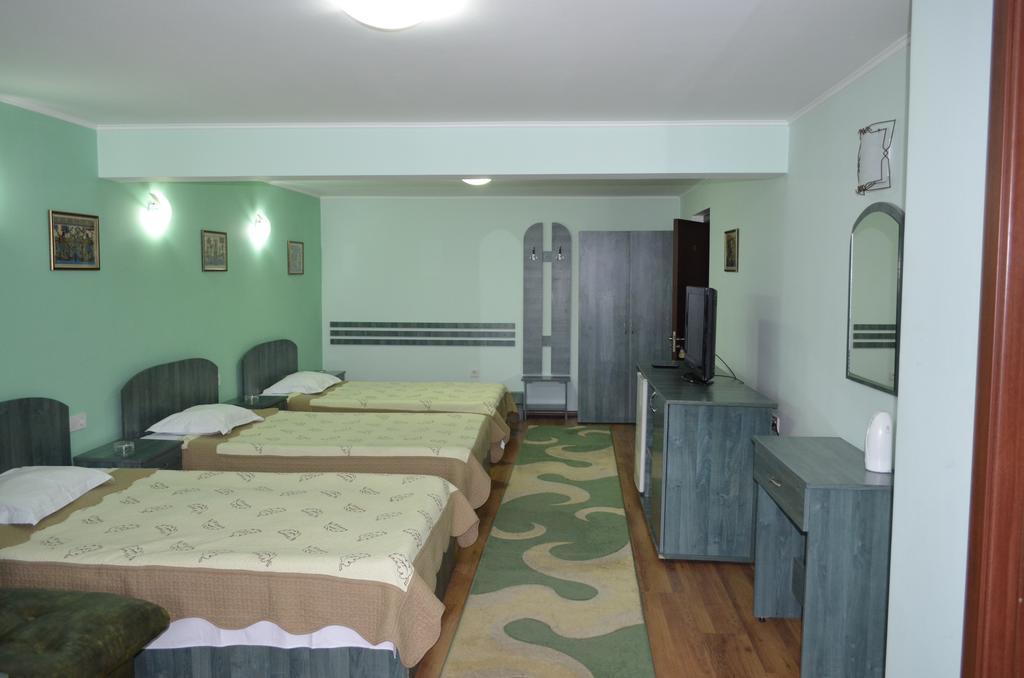 Hotel Casa Alba Râmnicu Vâlcea Exterior foto