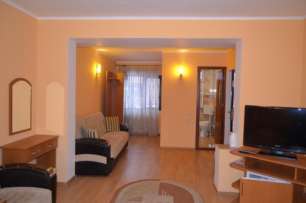 Hotel Casa Alba Râmnicu Vâlcea Exterior foto
