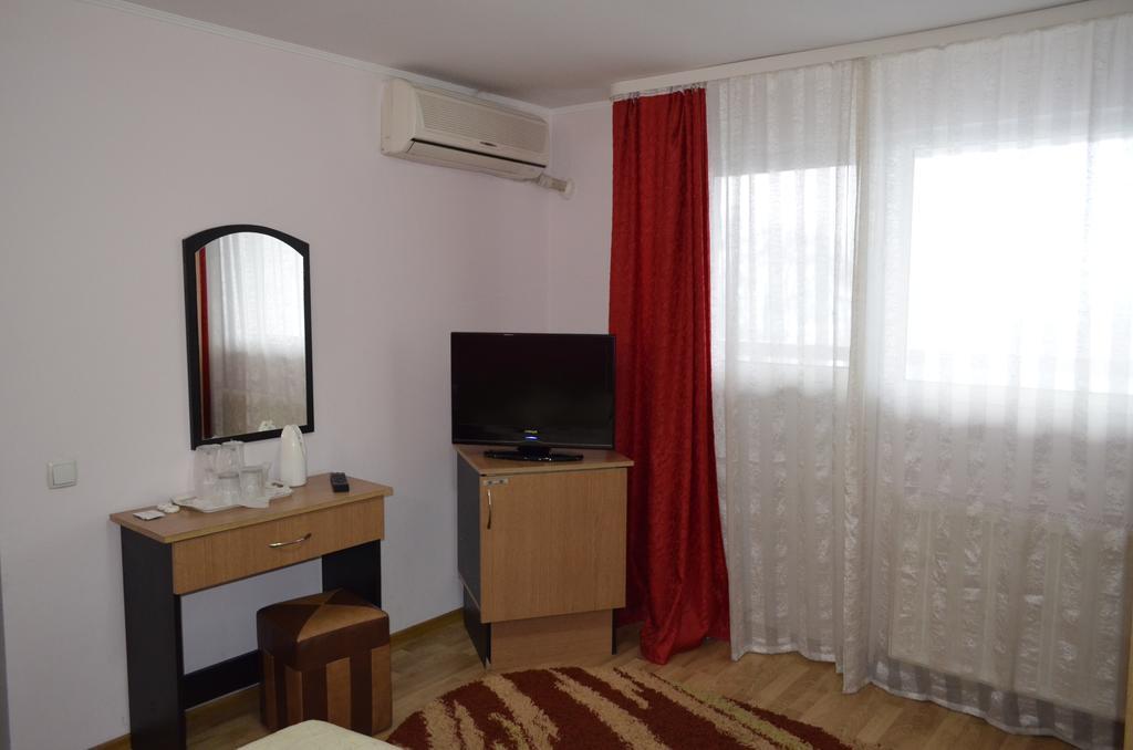 Hotel Casa Alba Râmnicu Vâlcea Exterior foto