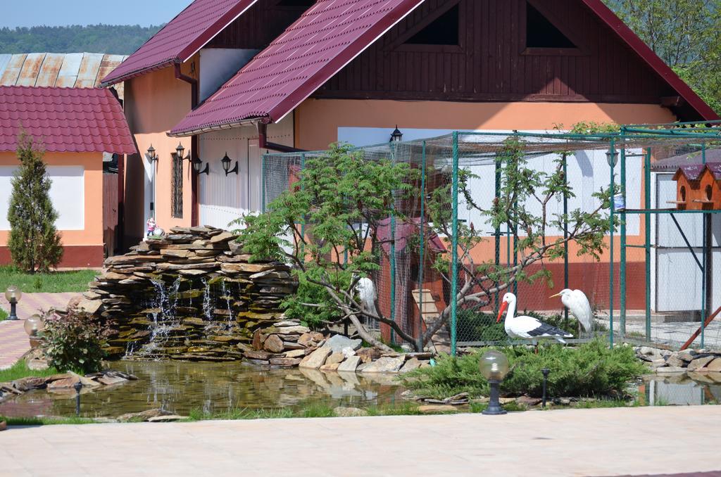 Hotel Casa Alba Râmnicu Vâlcea Exterior foto