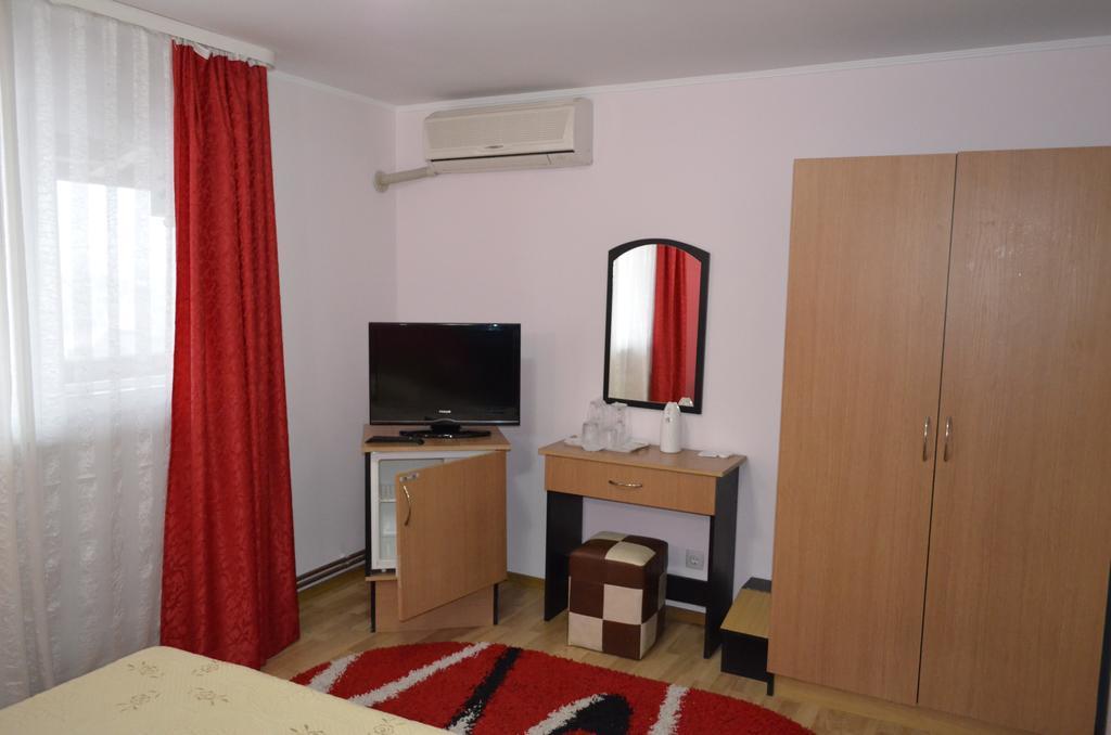 Hotel Casa Alba Râmnicu Vâlcea Exterior foto