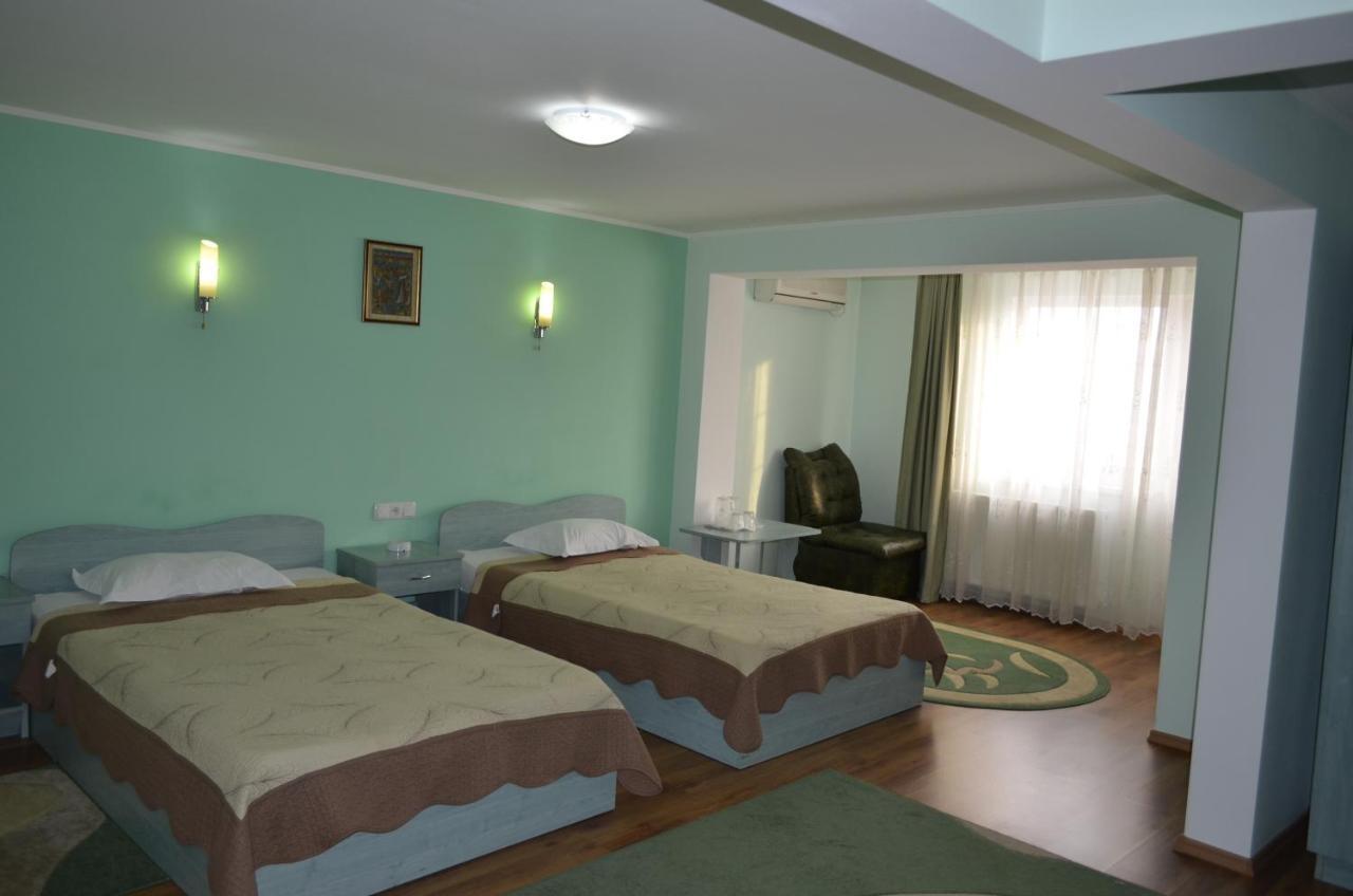 Hotel Casa Alba Râmnicu Vâlcea Exterior foto